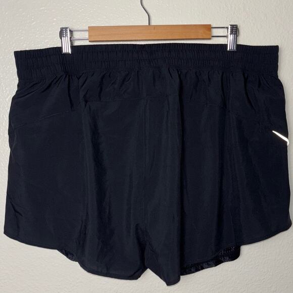 NWT Fabletics Perforated Run Shorts 5" Reflective Women's Size XXL/1X Black - Picture 11 of 16